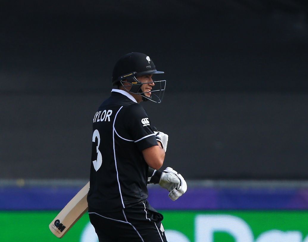 এ বারের বিশ্বকাপে বড় রান পাননি সে ভাবে। ভাল পুল করতে পারা টেলরকে কিন্তু পুলের ফাঁদেই ফেলতে পারেন বুমরারা। ম্যানচেস্টারের বড় মাঠে টেলরের মিস টাইমড শটের অপেক্ষায় থাকবে ভারত।