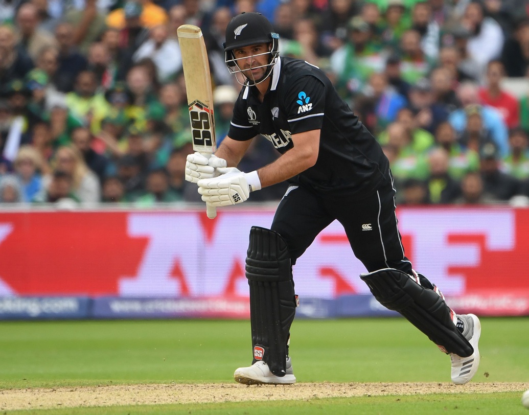 আইপিএলে বেশ কার্যকরী ভূমিকা নেন কিউয়ি অলরাউন্ডার কলিন গ্র্যান্ডহোম। বিশ্বকাপেও নীচের দিকে ব্যাট করতে নেমে বেশ সফল। বল হাতে রয়েছে ৫টি উইকেট। যে কোনও সময় ভয়ঙ্কর হতে পারেন তিনি।