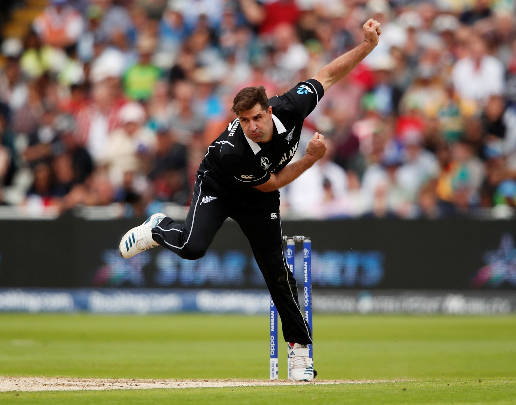 গ্র্যান্ডহোমকে পাল্টা মারের লক্ষ্যেই থাকবেন বিরাটরা। কারণ বোল্ট, ফার্গুসনকে খেলতে অসুবিধা হলে এই মিডিয়াম পেসারকেই আক্রমণ করতে হবে রোহিতদের।