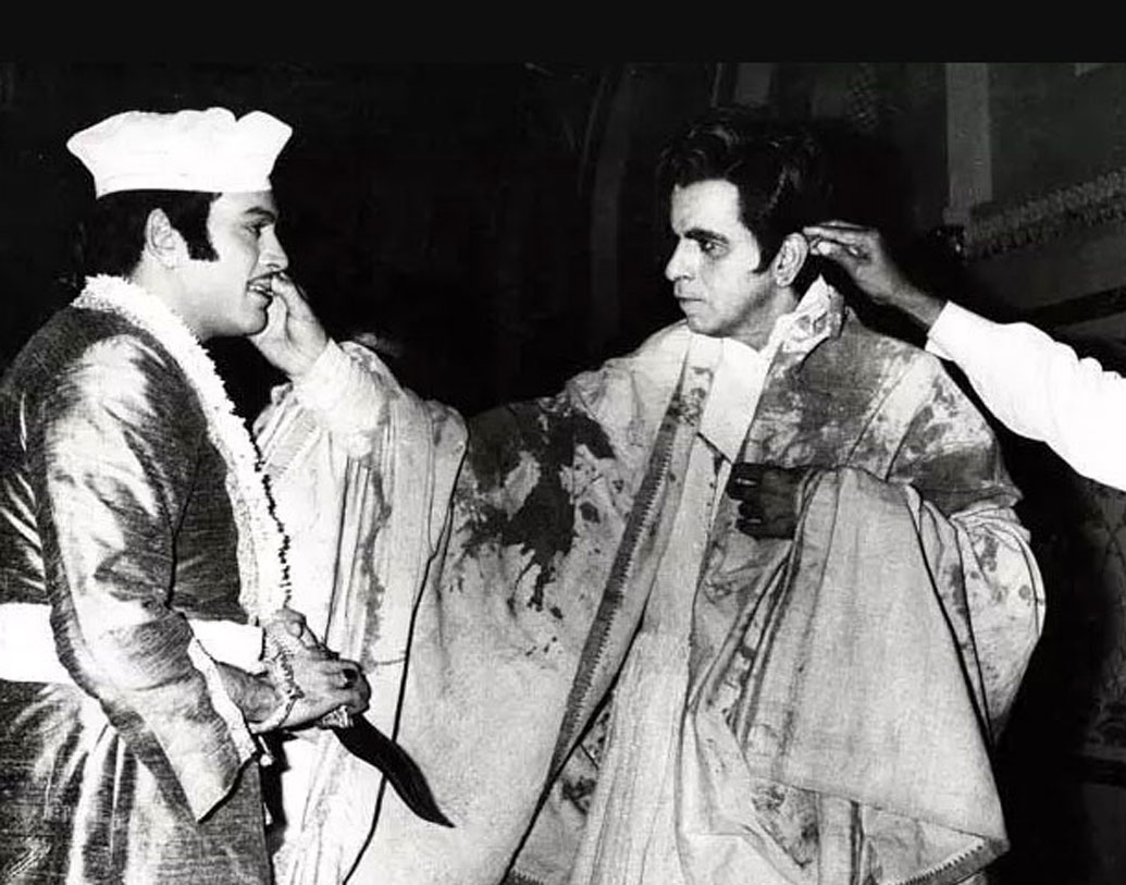 আর্থার মিলারের ‘অল মাই সন্স’ নাটকে মাত্র ২২ বছর বয়সে এক থুত্থুরে বুড়োর ভূমিকায় অভিনয় করে চমকে দেন তিনি।