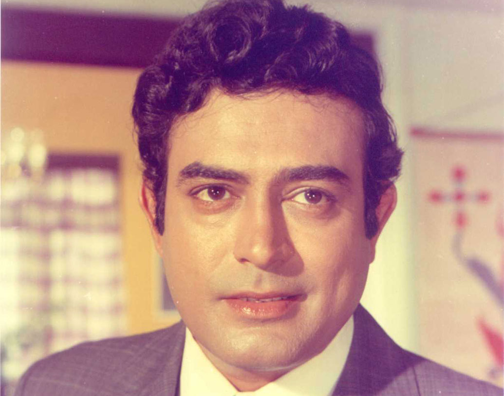 শুধু বলিউড নয়, তামিল ও তেলুগু ছবির পরিচালকরাও সঞ্জীব কুমারের ডেট পাওয়ার জন্য সে সময় হা পিত্যেশ করে থাকতেন। দক্ষিণ ভারতীয় নানা ছবিতে তিনি মুখ্য চরিত্রে অভিনয় করেন।