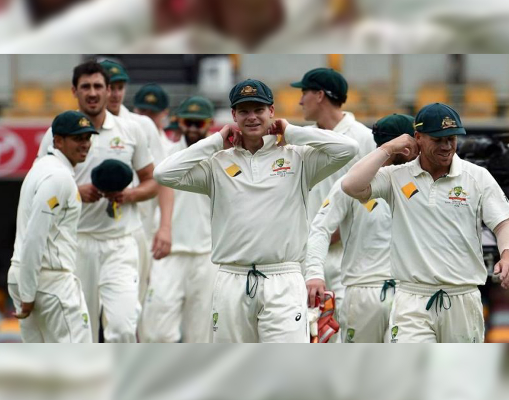 আজ শুরু হল ৭১তম অ্যাশেজ সিরিজ। এর আগের ৭০টি সিরিজের মধ্যে মাত্র পাঁচটি সিরিজ ড্র হয়েছে। অস্ট্রেলিয়া জিতেছে ৩৩ বার এবং সমানে সমানে টক্কর দেওয়া ইংল্যান্ড জিতেছে ৩২ বার।