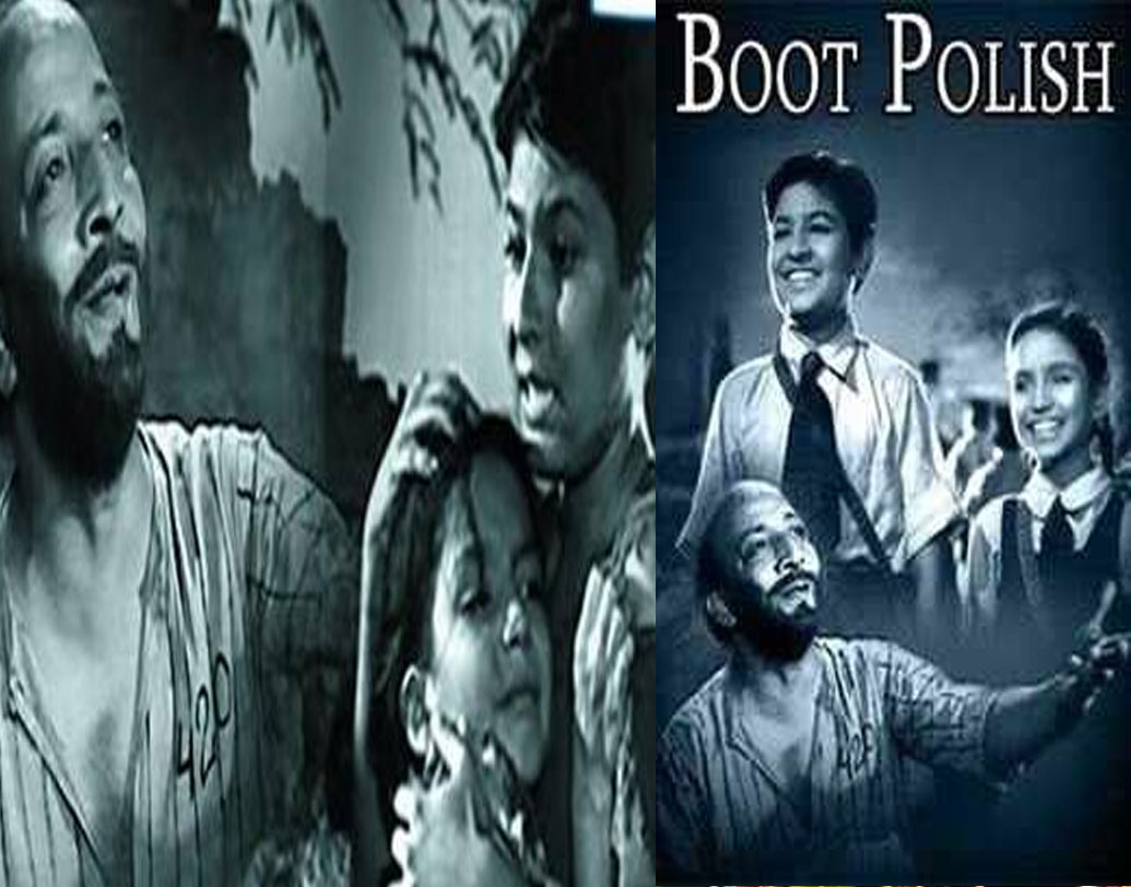 রিতিকার ঠাকুমা চাঁদ বার্ক প্রথম জীবনে ছিলেন অভিনেত্রী। তাঁর প্রথম ছবি ‘কহাঁ গয়ে’ মুক্তি পেয়েছিল ১৯৪৬ সালে। রাজ কপূরের ‘বুট পলিশ’ ছবিতেও অভিনয় করেন তিনি। চাঁদ প্রথমে বিয়ে করেছিলেন পরিচালক নিরঞ্জনকে। তাঁর দ্বিতীয় স্বামী সুন্দর সিংহ ভাবনানী। তাঁদেরই নাতনি রিতিকা। ঠাকুমার অভিনয়-ধারার ব্যাটন নিজের হাতে তুলে নিয়েছেন রিতিকার ভাই।