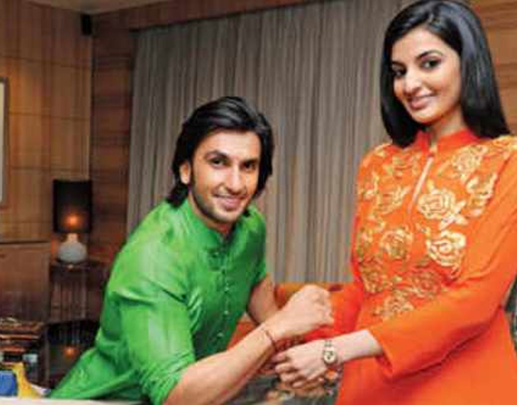 দিদি তাঁকে ছোটবেলায় খুব চকোলেট উপহার দিতেন। তাই, কড়া ডায়েটিং থাকলেও তিনি এখনও মিষ্টি খেতে খুব ভালবাসেন, জানিয়েছেন রণবীর সিংহ— রিতিকার সেলেব-ভাই।