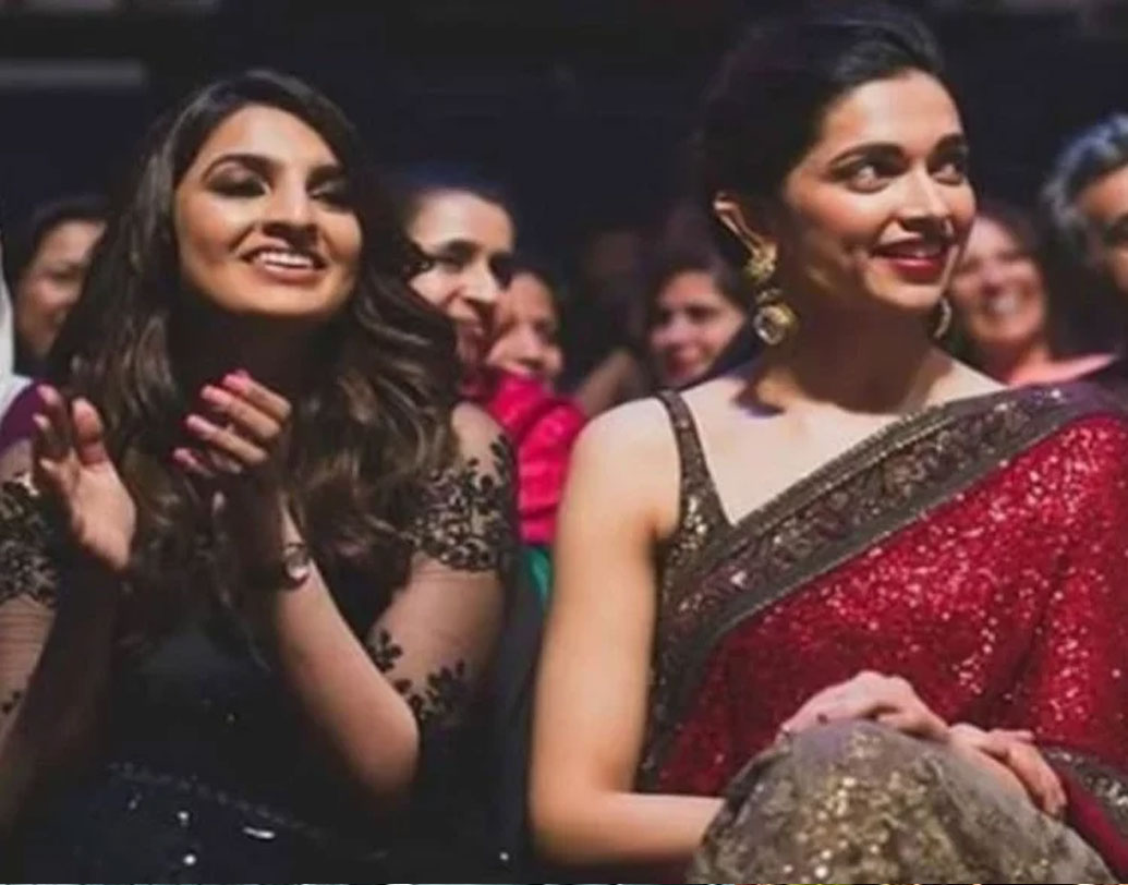 রণবীর তাঁর দিদিকে খুব শ্রদ্ধা করেন। জীবনের বিশেষ মুহূর্তে বাড়ির অন্য গুরুজনদের সঙ্গে দিদিকেও প্রণাম করে তাঁর আশীর্বাদ নেন। ননদ রিতিকার সঙ্গে দীপিকার সম্পর্কও বেশ ভাল।