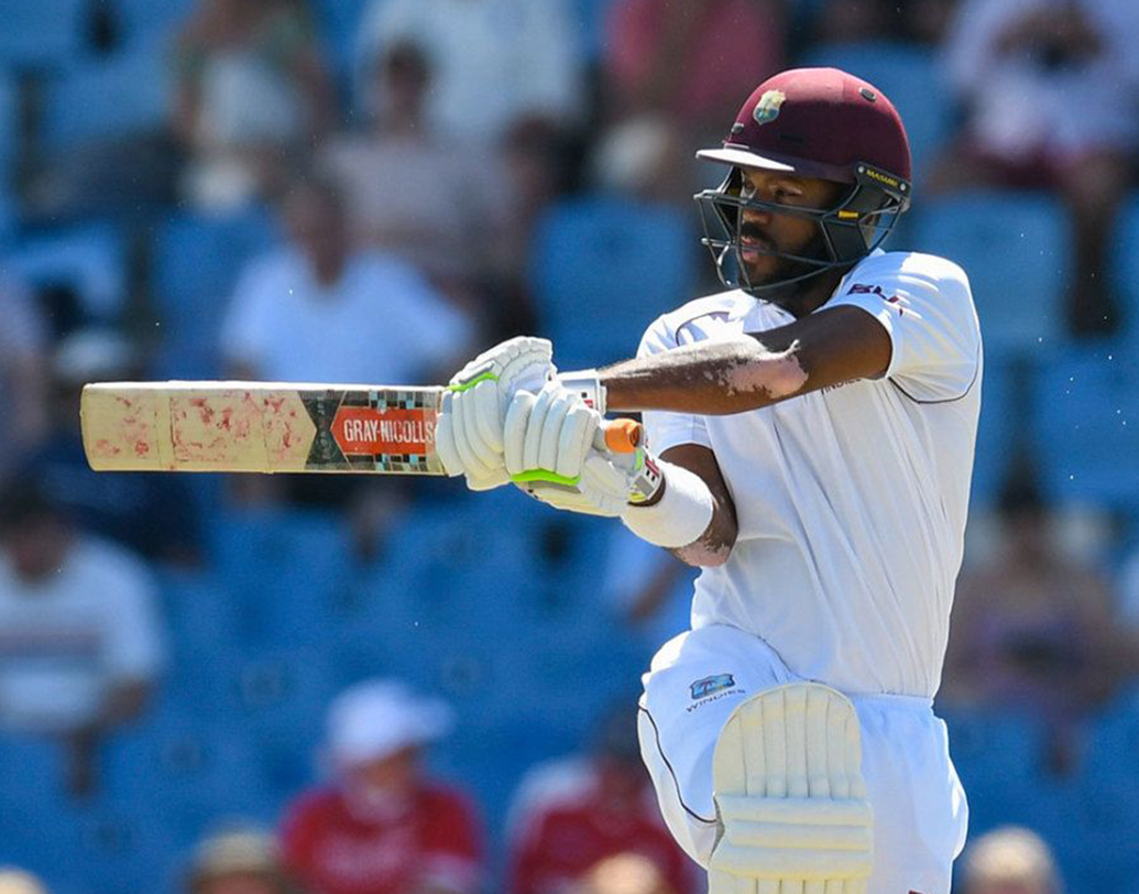 জন ক্যাম্পবেল- ২৫ বছরের এই ওপেনিং ব্যাটসম্যান আন্তর্জাতিক ক্রিকেটে নতুন। শুরুতে ব্রাথওয়েটের সঙ্গে হয়তো তাঁকেই দেখা যাবে। এখনও সেই ভাবে টেস্ট ক্রিকেটে ছাপ ফেলতে ব্যর্থ। এবারে তিনি কি পারবেন নিজের পরিসংখ্যান বদলাতে?