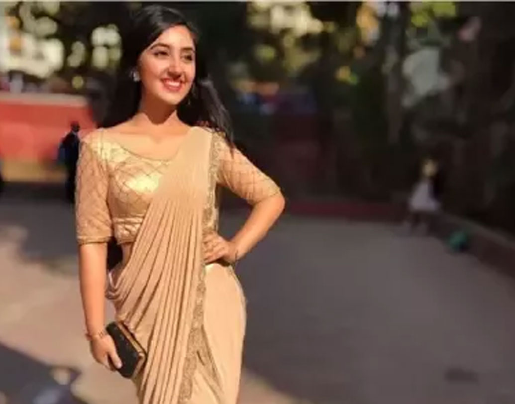 আসনুর কৌর: এক সঙ্গে জোড়া খুশির খবর এসেছিল আসনুরের বাড়িতে। সিরিয়ালে অভিনয় করে পরিচিত মুখ হয়ে উঠেছিল আসনুর। আর এর মধ্যেই মাধ্যমিক স্তরের পরীক্ষায় ফলপ্রকাশ। তাতেও ৯৩ শতাংশ নম্বর পায় সে। হ্যাঁ, এত কম বয়সেই জনপ্রিয় হয়ে ওঠে আসনুর। আসনুর এখন মাত্র ১৫ বছরের।