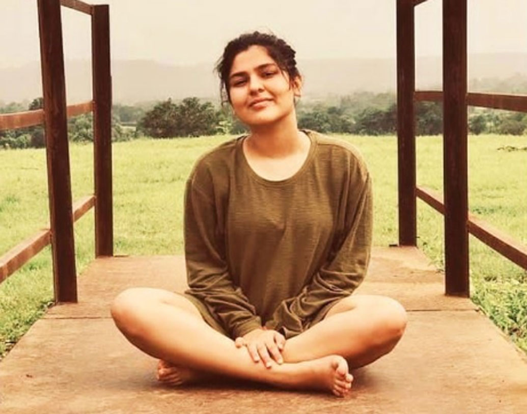 নিধি ভন্সালী: গুজরাতের গাঁধীনগরে জন্ম নিধির। ‘তারক মেহতাকা উল্টা চশমা’-র সনুর চরিত্রে অভিনয় করেছে ২০ বছরের নিধি। পরে অবশ্য পড়াশোনার জন্য সিরিয়াল ছেড়ে দেয়। তার জায়গায় আসে নতুন মুখ। নিধি খুব বেশি সিরিয়ালে অভিনয় করেনি। বহু বছর ধরে চলা এই সিরিয়ালে প্রথম দিকে অভিনয় করার সময় প্রতি পর্বের জন্য নিধি ১০ হাজার টাকা নিত।