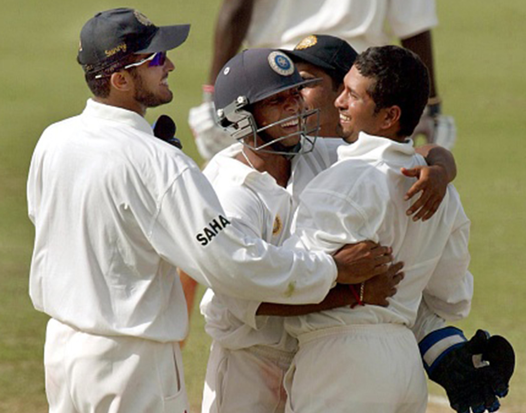 পার্টনারশিপ ভাঙার ক্ষেত্রে তিনি যেমন দক্ষ ছিলেন, তেমনই ছিলেন শেষ ওভারে ভারতের ভরসাও। অনেক ম্যাচেই শেষ ওভারে অধিনায়করা বল তুলে দিয়েছেন সচিনের হাতে। এবং তিনিও নিরাশ করেননি। রেকর্ড গড়েছেন সেই ক্ষেত্রেও।