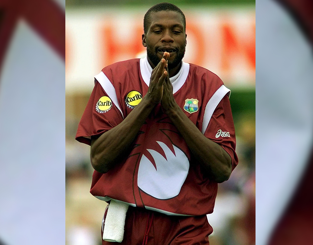 ১৯৯৭ সালে প্রথম জয় এলেও সেই সিরিজের প্রথম ম্যাচে গোহারান হারতে হয় ভারতকে। সেই ম্যাচেও পিছু ছাড়েনি বৃষ্টি। সচিনের ভারত প্রথমে ব্যাট করতে নেমে শেষ হয়ে যায় ১৭৯ রানে। কার্টলে অ্যামব্রোস একাই শেষ করে দিয়েছিলেন ভারতকে। ব্যাট হাতে বাকি কাজটা সেরে ফেলেন লারা-চন্দ্রপল।