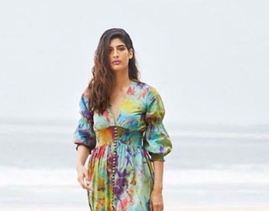 এরিকার জন্ম ১৯৮৮-এর ১৩ নভেম্বর। মডেলিং-এ আসার পরিকল্পনা বিশেষ ছিল না। সব ওলটপালট হয়ে গেল একদিন বাজারে গিয়ে। মায়ের সঙ্গে বাজার করছিলেন এরিকা। চোখে পড়ে যান বিজ্ঞাপন এজেন্সির এক কর্মীর। তিনি এরিকাকে অফার দেন মডেলিং করার। প্রথমে নিমরাজি হলেও পরে সম্মত হন মডেলিং-এ।