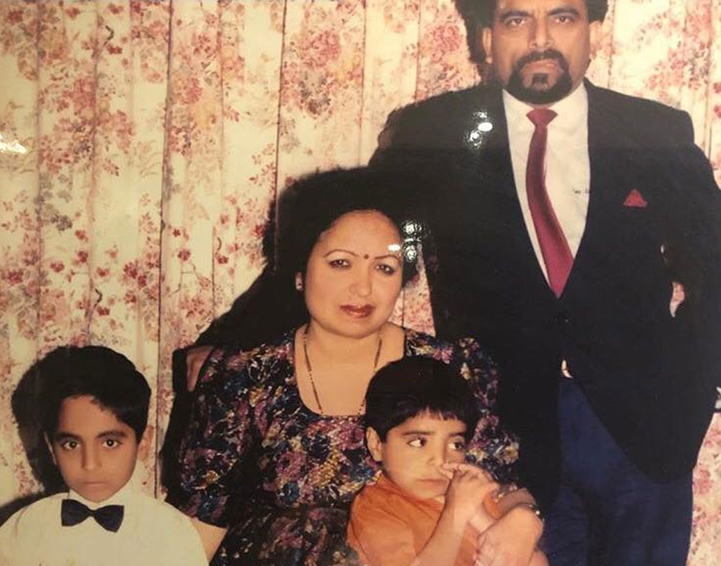 আয়ুষ্মানের জন্ম চণ্ডীগড়ে, ১৯৮৪-র ১৪ সেপ্টেম্বর। তাঁর বাবা পি খুরানা একজন জ্যোতিষী। মা অনিতা মায়ানমারের মেয়ে, গৃহবধূ। সেন্ট জনস হাইস্কুলের পরে ইংরেজি সাহিত্য নিয়ে আয়ুষ্মানের পড়াশোনা ডিএভি কলেজে। এরপর পঞ্জাব বিশ্ববিদ্যালয় থেকে সাংবাদিকতায় স্নাতকোত্তর।