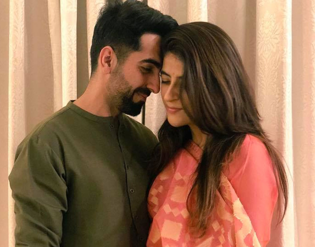 তবে তাঁদের বিয়েতেও ওঠাপড়া এসেছে। সম্প্রতি সংবাদমাধ্যমে এক সাক্ষাৎকারে তাহিরা জানিয়েছেন, তিনি ‘ভিকি ডোনার’-এ স্বামীকে কিস করতে দেখে মেনে নিতে পারেননি। আরও নানা কারণে চেয়েছিলেন ডিভোর্স করতে। কিন্তু সম্পর্ক ধরে রেখেছেন আয়ুষ্মানই। আয়ুষ্মানের পাশাপাশি তাহিরাও কলম ধরেছিলেন আয়ুষ্মানের জীবনী ‘ক্র্যাকিং দ্য কোড-মাই জার্নি টু বলিউড’-এর জন্য।