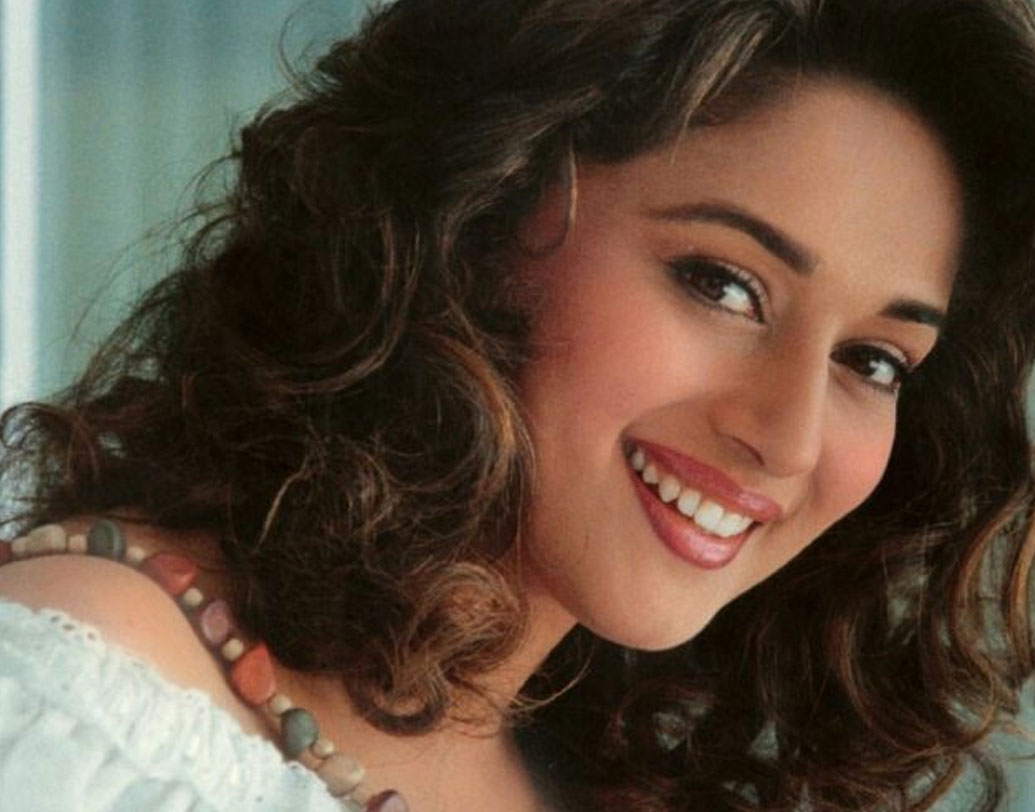 মাধুরী দীক্ষিত: এক প্রকার ফিল্ম থেকে অবসর নিয়েই নিয়েছেন। হাতে গোনা ছবিতে মাঝেমধ্য়ে তাঁকে দেখা যায়। চিকিৎসক স্বামী এবং দুই ছেলের সঙ্গে বছরের বেশির ভাগ সময়টা বিদেশেই কাটান। তবে কিছু টেলিভিশন অনুষ্ঠান, বিজ্ঞাপনে তাঁকে দেখা যায়। অভিনয়ের পাশাপাশি নাচের জন্য বিখ্যাত মাধুরী সম্প্রতি নিজের একটা অনলাইন ডান্স অ্যাপও চালু করেছেন।