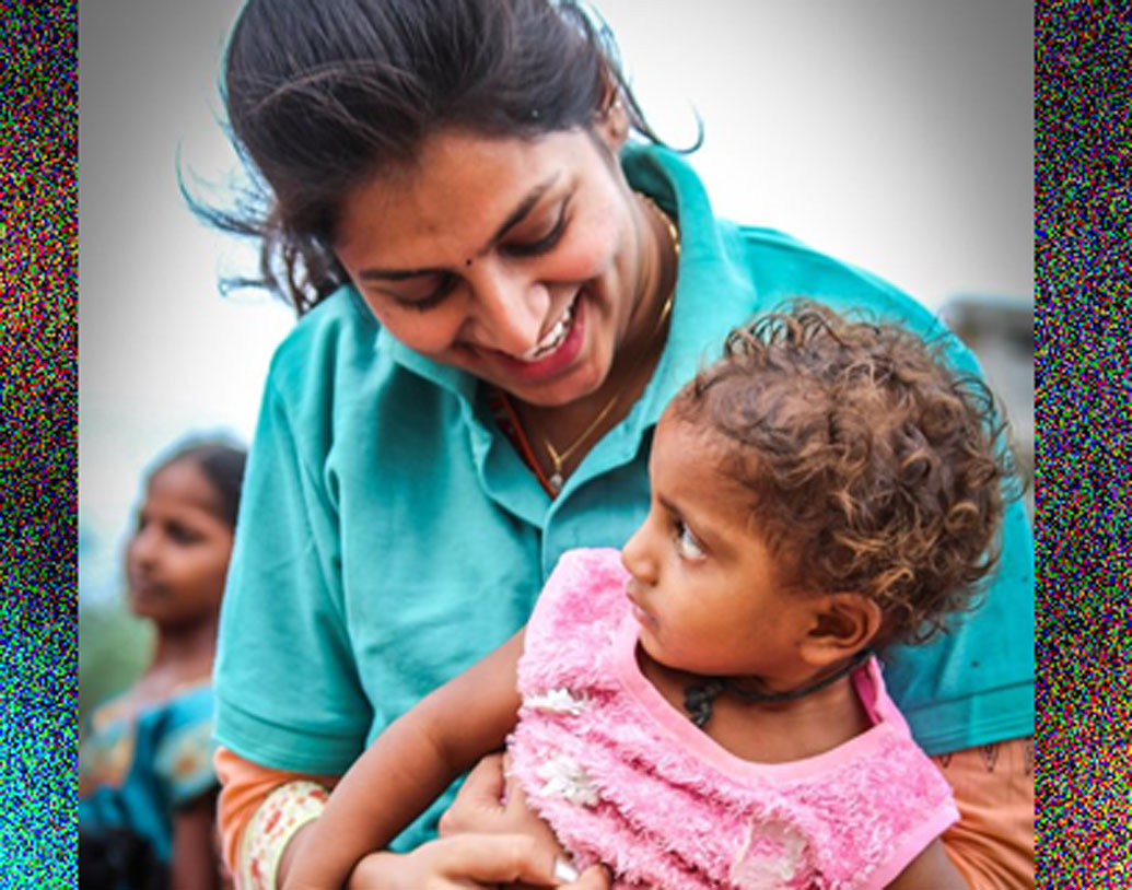 পুরো নাম তেজস্বী পোরাপাতি। অন্ধ্রপ্রদেশের প্রকাসাম জেলার ওঙ্গোলে থাকেন তেজস্বী। তেজস্বী যখন ঝাড়ু হাতে শহরের রাস্তায় নামার সিদ্ধান্ত নেন, তখন তাঁর বি টেক শেষ বর্ষের পড়াশোনা চলছে।