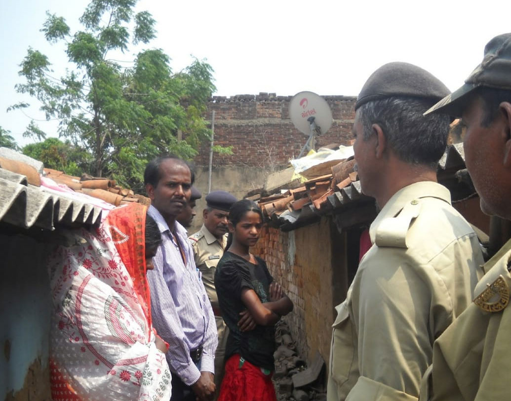 বৈদ্যনাথ যখন ১৮ বছরের যুবক, তখন সম্পতিপুরের এক আদালতের বাইরে ফোটোকপির দোকানে কাজ পান। আর সেটাই ছিল তাঁর জীবনের টার্নিং পয়েন্ট। অনেক আইনজীবীর সঙ্গে তাঁর বেশ বন্ধুত্ব হয়ে গিয়েছিল। সেখানেই বৈদ্যনাথ দেখেছিলেন, তাঁর মতো অসংখ্য অসহায় শিশু, তরুণীরা রোজ আদালতে যাতায়াত করছে।