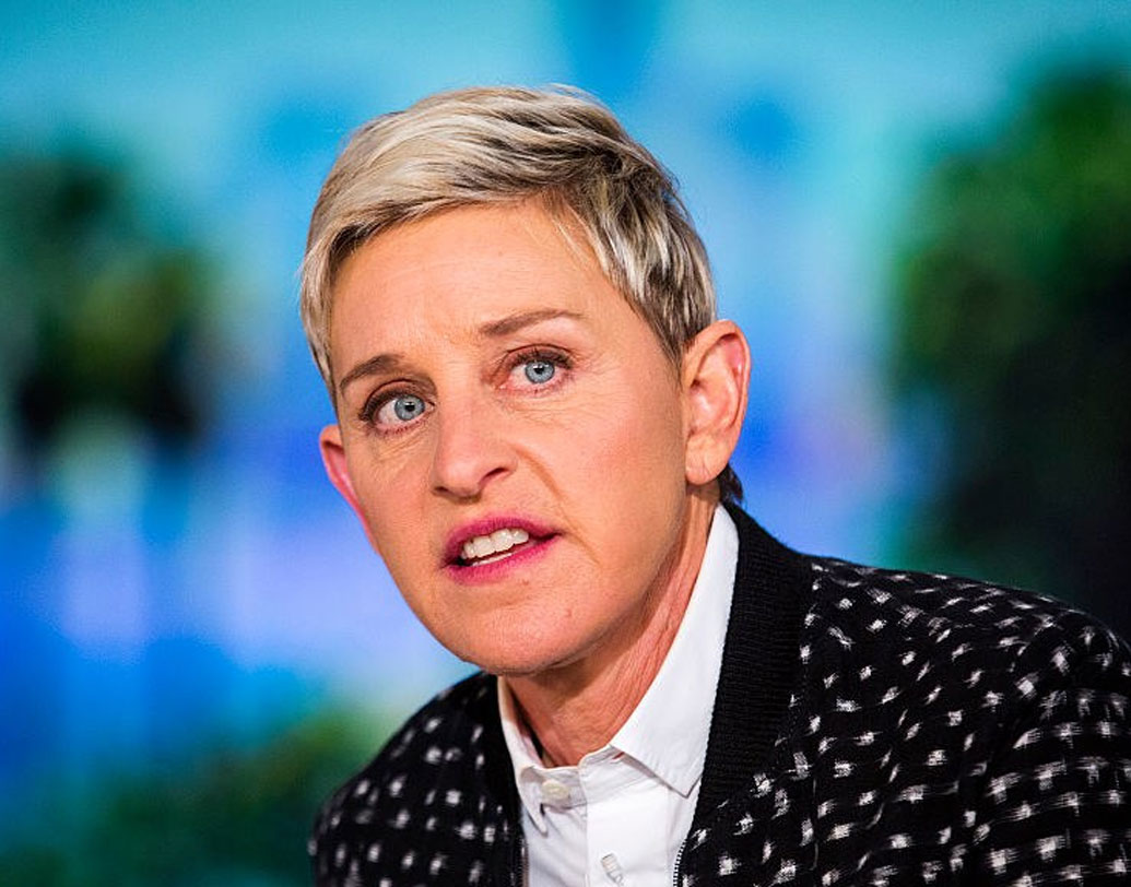 টক শোয়ের ফ্যান? তবে টিভিতে অ্যালেন ডিজেনারাসের শো দেখেছেন নিশ্চয়ই! স্ট্যান্ডআপ কমেডি, অভিনয়, প্রযোজনা, টেলিভিশনে টক শোয়ের সঞ্চালনা থেকে এলজিবিটি সম্প্রদায়ের পক্ষে সরব হওয়া। নানা জগতেই অনায়াস যাতায়াত অ্যালেনের। ইনস্টাগ্রাম-টুইটারে তাঁর ফলোয়ারের সংখ্যাটাও কম নয়। তবে তাঁদের মধ্যে ৪৯ শতাংশই নাকি ভুয়ো!