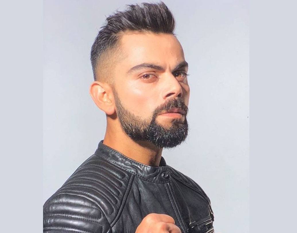 মাঠে হোক বা মাঠের বাইরে, বিরাট কোহালির ফ্যানেদের দাপট কিছু কম নয়। হবে না-ই বা কেন! বাইশ গজের মতোই ইনস্টাগ্রামে-টুইটারে সমান সাবলীল কোহালি। তাঁর এক-একটা পোস্টে লাইক-কমেন্টের ঝড় ওঠে। তবে অনেকের দাবি, তার অধিকাংশই ভুয়ো। আইসিএমপি জানিয়েছে, তাদের সংস্থা থেকে প্রকাশিত ফেক ফলোয়ারের তালিকায় ২৩ নম্বরে রয়েছেন কোহালি।