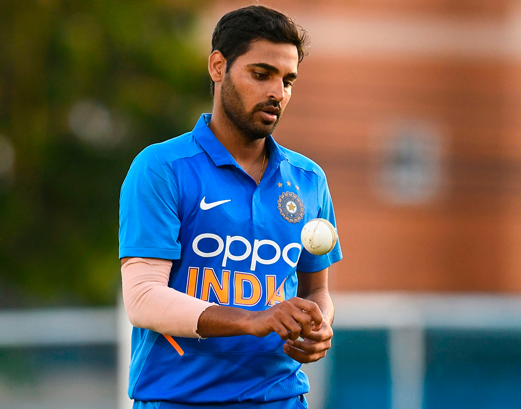 ভুবনেশ্বর কুমারের নেওয়া চার উইকেট এদিন ভারতের জয় নিশ্চিত করে। আট ওভারে মাত্র ৩১ রান দিয়েছেন তিনি। বাঁ-হাতি ব্যাটসম্যানরা বরাবরই ভুবির প্রিয় শিকার। রবিবারও তার অন্যথা হয়নি।