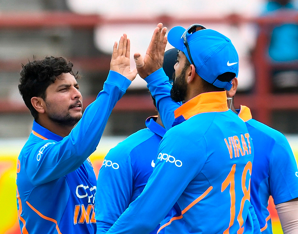 ভাল বল করেন কুলদিপ ও খলিল আহমেদও। ভারতের এই জয় অবদান রয়েছে তাঁদেরও। পুরো বোলিং বিভাগই আজ দারুণ ভাবে ভারতকে জয় এনে দেয়। এই পারফরমান্স মুখে হাসি ফোটাবে বিরাটেরও।