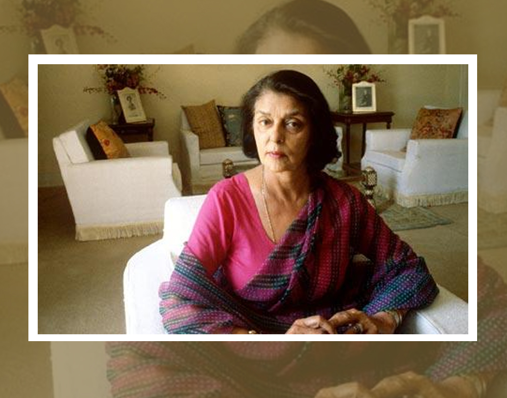 গায়ত্রী দেবীর দিদিমা এবং মা দু’জনেই ছিলেন সময়ের তুলনায় এগিয়ে। তাঁদের থেকে সেই ধারা পেয়েছিলেন গায়ত্রী দেবী নিজেও। দুই পরিবারের বিরুদ্ধে গিয়েও নিজের প্রেমের প্রতি দায়বদ্ধ ছিলেন তিনি। বাবা মায়ের অসম্মতি সত্ত্বেও বিয়ে করেছিলেন রাজা দ্বিতীয় সোয়াই মান সিংহকে।