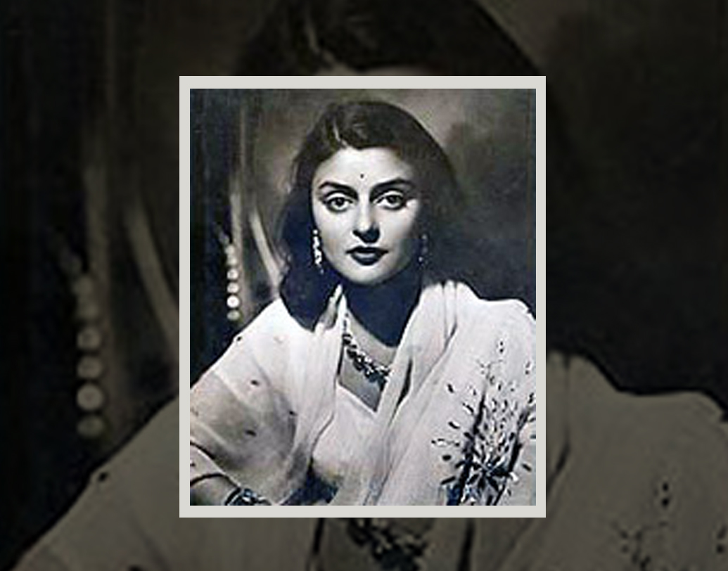 তবে রাজপরিবারে পর্দাপ্রথা মানতে রাজি ছিলেন না গায়ত্রী দেবী। অন্য দুই রাজমহিষী পর্দানসীন থাকলেও গায়ত্রীদেবী জীবন কাটিয়েছিলেন নিজের মতোই। তাঁকে কোনও বিধিনিষেধের ঘেরাটোপে বেঁধে ফেলা যায়নি।