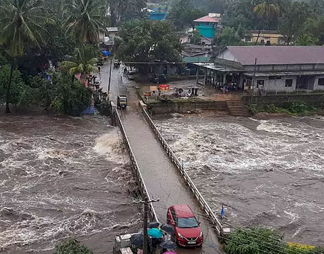 হাসিমুখে নৌশাদের প্রত্যুত্তর, ‘‘পৃথিবীর ছাড়ার সময় নিজের সঙ্গে কিছুই নিয়ে যেতে পারব না আমরা... দুঃস্থদের সাহায্য করাটুকুই আমার প্রাপ্তি... এই ভাবে কি আমরা ইদ পালন করতে পারি না? আমার ইদ তো এরকমই...।’