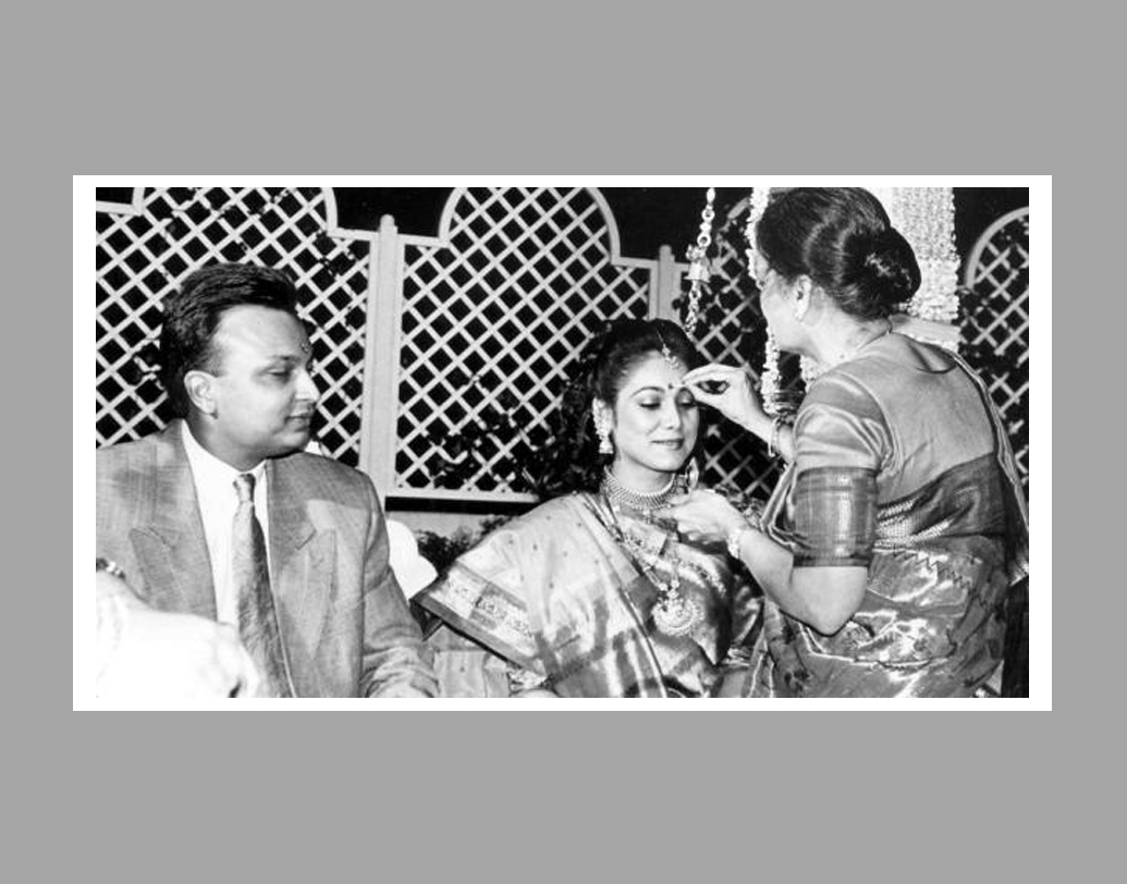 টিনার মায়ের কাছে গিয়ে কন্যার পাণিগ্রহণের প্রস্তাব দিলেন অনিল। রাজকীয় বিবাহ-অনুষ্ঠানে এক হল দু’জনের চার হাত।