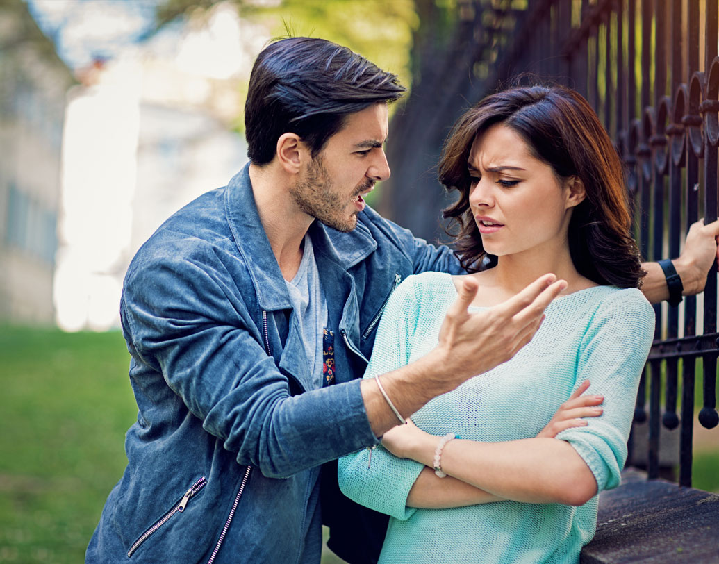 বিশেষ করে ঝগড়া বা অশান্তির সময় মাথা গরম করে এমন কিছু আমরা বলে ফেলি, যা গড়ায় বহু দূর। হয়তো আজীবন তৈরি হয়ে যায় কিছু ক্ষত। সে সব যে খুব মুছে ফেলা যায় এমনও নয়। তাই খেয়াল রাখুন কিছু বিশেষ কথার সময়।