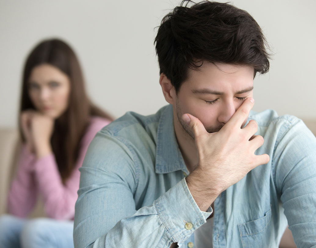 কোনও সম্পর্ক তৈরি হলে তা পুরনো সঙ্গীকে জানানোর সৎ সাহস বেশির ভাগেরই থাকে না। এই সাহস থাকলে সঙ্গীকে বুঝিয়ে বলুন ও সৎ ভাবেই প্রথম সম্পর্ক থেকে বেরিয়ে আসুন। কিন্তু তা করতে না পারলে নতুন সম্পর্ক ও পুরনো সম্পর্ককে একসঙ্গে কতটা সম্মান করে চলতে পারবেন তা বুঝে এগোন। কিন্তু কোনও ভাবেই আপনার দুর্ব্যবহারের শিকার যেন সঙ্গী না হন।