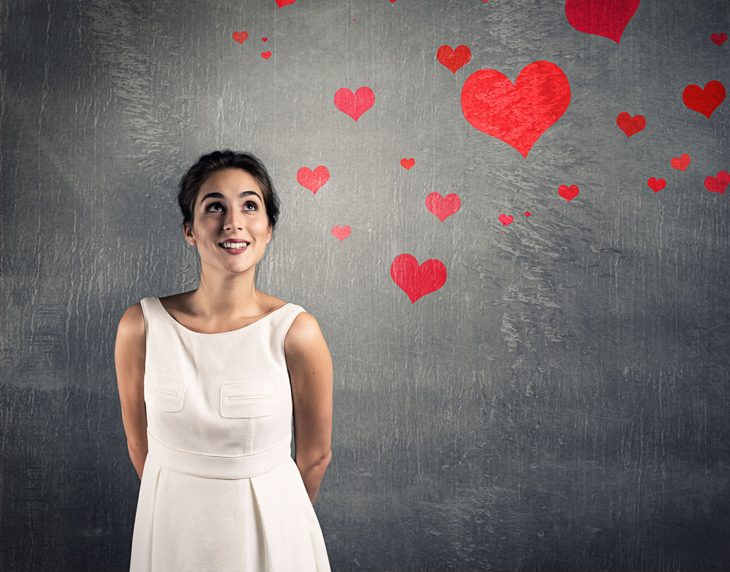 সিরিয়াস কোনও সম্পর্কে হয়তো জড়াননি। কিন্তু কারও প্রতি হালকা ব্যথা রয়েছে মাত্র। এমন ঘটনাও নতুন নয়। তবে সেই সব ক্রাশ যদি সঙ্গী হালকা চালে নিতে না পারেন, ভুল বোঝাবুঝি বা সন্দেহ বাড়তে থাকার শঙ্কা থাকে, তা হলে সেই ফ্যান্টাসি বা ক্রাশের কথা না জানানোই ভাল।