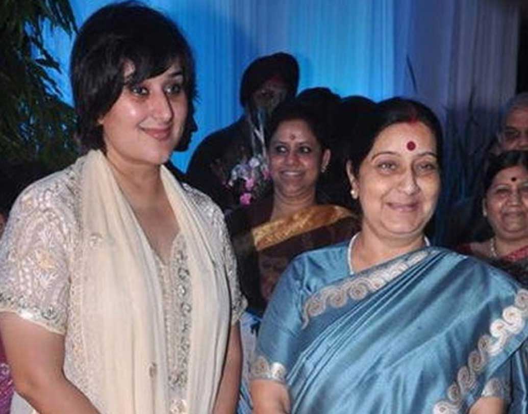 সম্প্রতি সুষমার স্মরণসভায় প্রধানমন্ত্রী বলেন, “বাঁশুরীর মধ্যে সুষমাজির প্রতিফলন দেখি। মায়ের প্রয়াণের পর পরিণত ভাবে নিজের বাবা, পরিবারকে সামলেছেন।’’ সভায় সবার শেষে বলতে এসে কান্নাভেজা কণ্ঠে বাঁশুরী জানিয়েছিলেন, তাঁর সবথেকে বড় বন্ধু, মা।