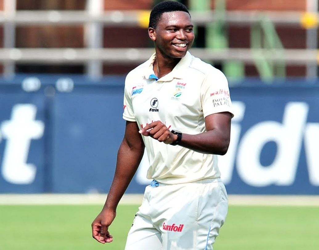 লুঙ্গি এনগিডি- তরুণ পেসার টেস্টে নতুন হলেও দল ভরসা রাখবে তাঁর ওপর। আইপিএলে খেলে যাওয়া এই বোলারের ভারতীয় আবহাওয়া সম্পর্কে জ্ঞান রয়েছে। সেই জ্ঞান কাজে লাগাতে চাইবে প্রোটিয়ারা।