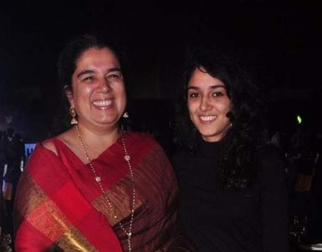 ঘনিষ্ঠ মহল থেকে শোনা যায়, ইরা খুব টমবয়িশ ছিলেন। তবে এখন তাঁর রূপ ও ক্যারিশ্মায় মুগ্ধ বলিউড। পশুপ্রেমী ইরা খেলাধূলাতেও আগ্রহী।