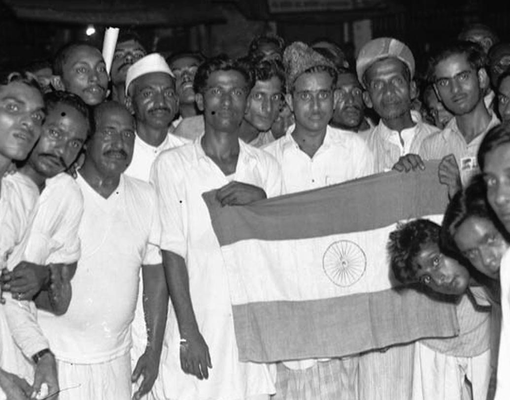 স্বাধীনতার আনন্দে মেতেছেন সর্বধর্মের মানুষ।