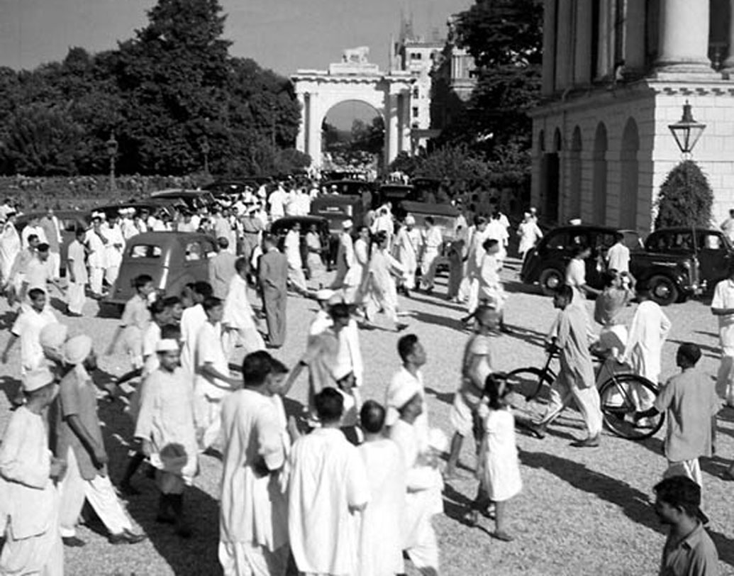 রাজভবনে খুশির উদ্‌যাপন।