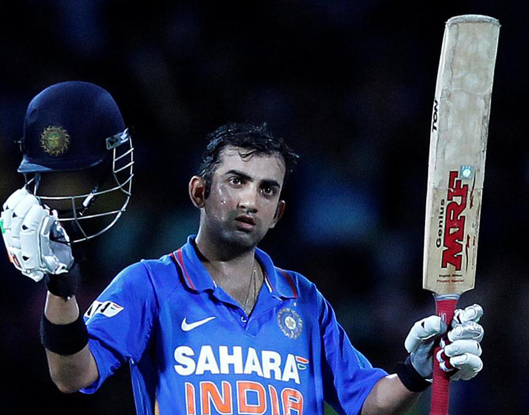 গৌতম গম্ভীর- ভারতের অন্যতম সেরা বাঁহাতি ওপেনার সে দিন কিন্তু রান পাননি। ২ বল খেলে ১ রান করে আউট হন। দেশের হয়ে ৫৮ টেস্ট ও ১৪৭টি ওয়ান ডে খেলেছেন তিনি। ভারতের বিশ্বকাপজয়ী দলের সদস্য ছিলেন তিনি। ক্রিকেট থেকে অবসরের পর রাজনীতিতে যোগ দিয়েছেন তিনি। বর্তমানে তিনি বিজেপির সাংসদ।