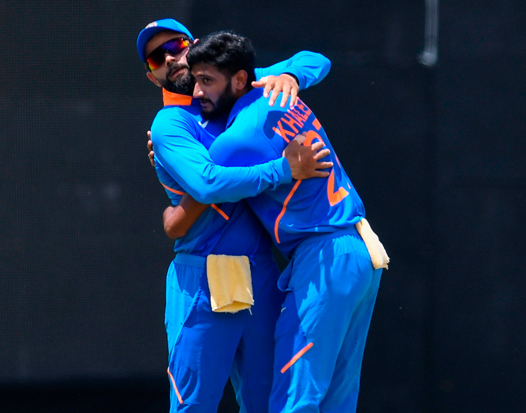 ভারতীয় দলে এখন পেসার প্রচুর। কিন্তু বাঁ-হাতি পেসারের অভাব। সেই অভাব পূরণ করতে পারেন তিনি। কিন্তু আরও বেশি তীক্ষ্ণ হতে হবে তাঁকে। বুধবারের ম্যাচে তিনি গেলকে ফেরালেও তাঁর আগে গেল ঝড়েই উড়ে গিয়েছিলেন তিনি। প্রথম ওভারেই দিয়েছিলেন ১৬ রান। এই রান দেওয়া কমাতে পারলেই আরও বেশি করে দলের কাজে লাগতে পারবেন তিনি।