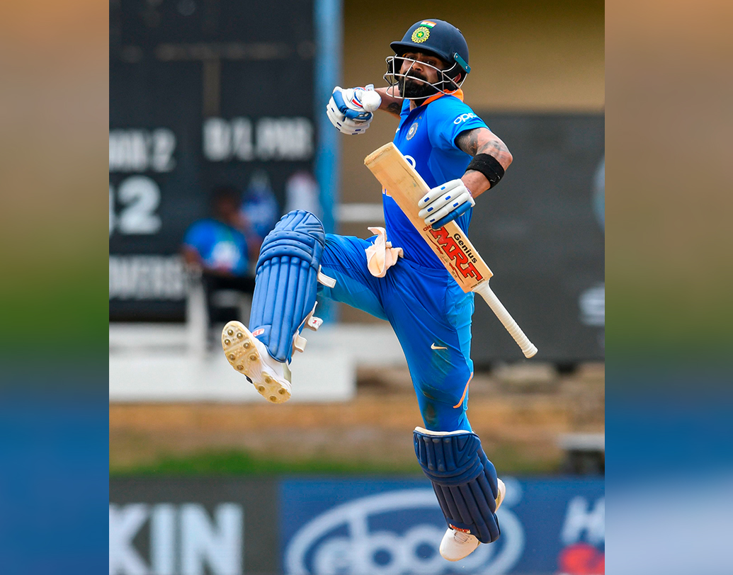 বিরাট কোহালি- এই সিরিজের আরেক প্রাপ্তি অবশ্যই ভারত অধিনায়ক। টি-টোয়েন্টি সিরিজেও নিজের হারানো ফর্ম খুঁজে পাচ্ছিলেন না। কিন্তু একদিনের সিরিজে সেই ফর্ম দেখা গেল। দু’টি ইনিংসেই সেঞ্চুরি করে বুঝিয়ে দিলেন যে ক্লাস কখনওই চাপা থাকেনা।