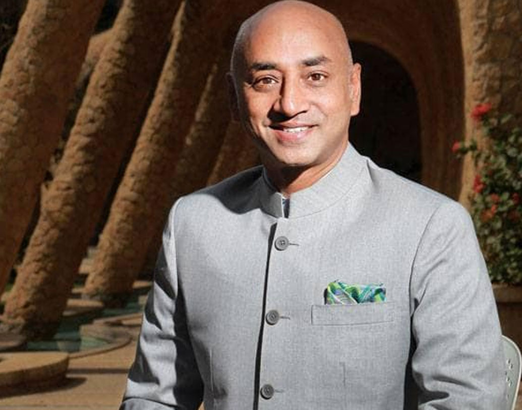 জয়দেব গাল্লা রাজনীতিকের পাশাপাশি একজন প্রতিষ্ঠিত শিল্পপতিও। তিনি গুন্টুর কেন্দ্রের তেলুগু দেশম পার্টির সাংসদ। ২০১৯ লোকসভা নির্বাচনে মনোনয়ন দাখিলের সময় তাঁর ঘোষিত সম্পত্তি ছিল ৯০০ কোটি টাকার।