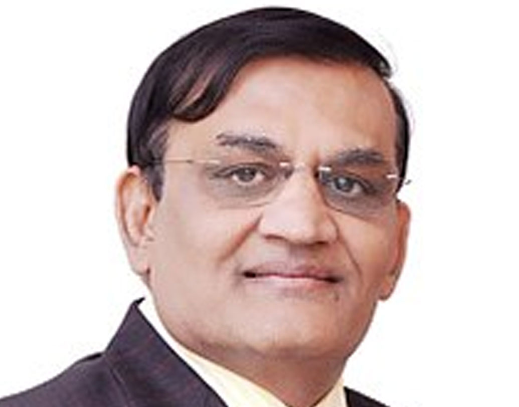 মহারাষ্ট্র থেকে শিবসেনার রাজ্যসভা সাংসদ রাজকুমার ধূত। কয়েক প্রজন্মের পুরনো ব্যবসা রয়েছে তাঁদের। তাঁর বাবা প্রয়াত নন্দলাল মাধবলাল ধূত ছিলেন ‘ভিডিয়োকন’ সংস্থার প্রতিষ্ঠাতা। তাঁর ঘোষিত সম্পত্তির পরিমাণ ২৮০ কোটি টাকার কাছাকাছি।