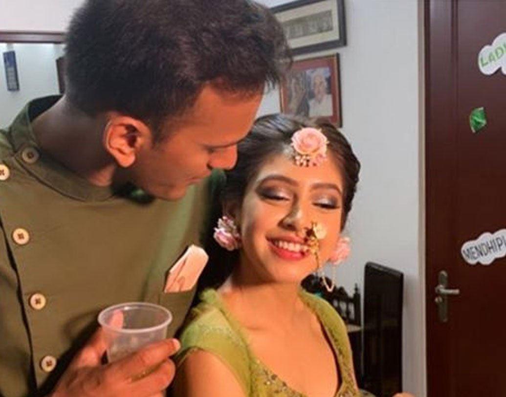 শুভেচ্ছাবার্তায় ভেসে গিয়েছে নীতির ইনস্টাগ্রাম হ্যান্ডল।