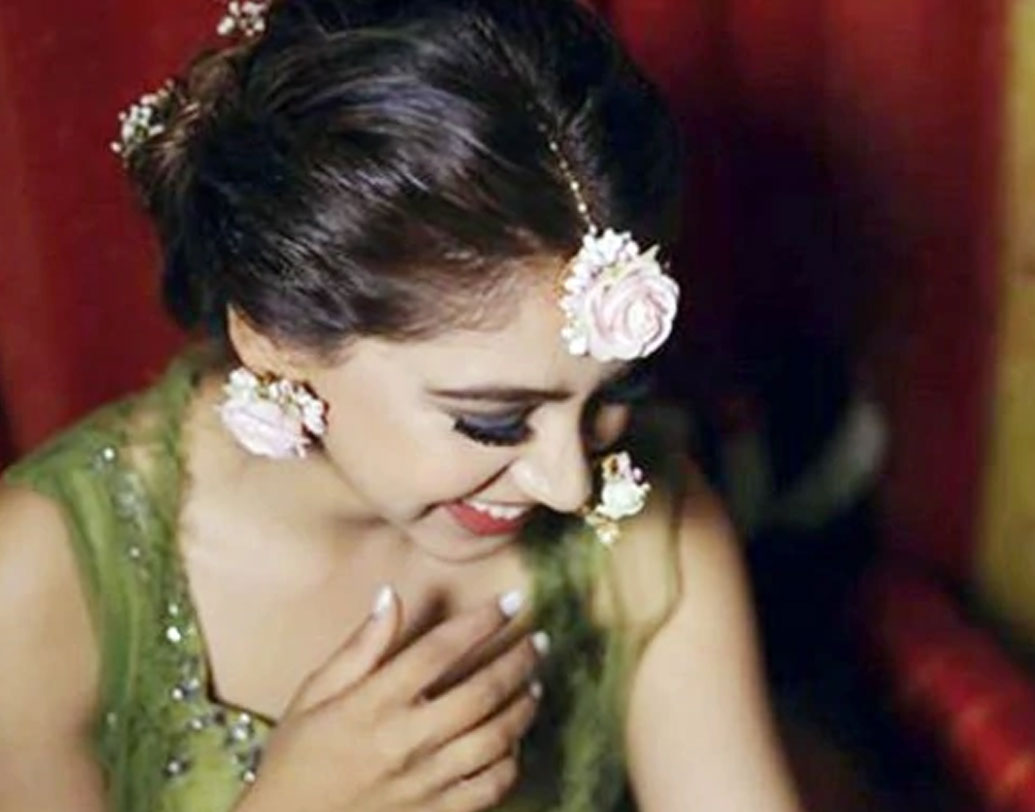 অভিনয়ের পাশাপাশি নীতি ভালবাসেন বেড়াতে যেতে, নাচতে আর রান্না করতে।