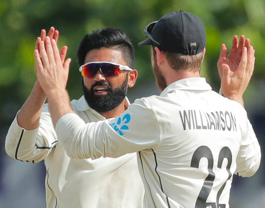 ছোটবেলায় বাঁহাতি পেসার হওয়ার স্বপ্ন দেখতেন আজাজ। তবে সেই স্বপ্ন পূরণ হয়নি। তিনি হয়ে যান বাঁহাতি স্পিনার। তাঁর স্পিনের জাদু ছড়িয়ে পড়েনিউজিল্যান্ডের প্রথম শ্রেণির ক্রিকেটে।