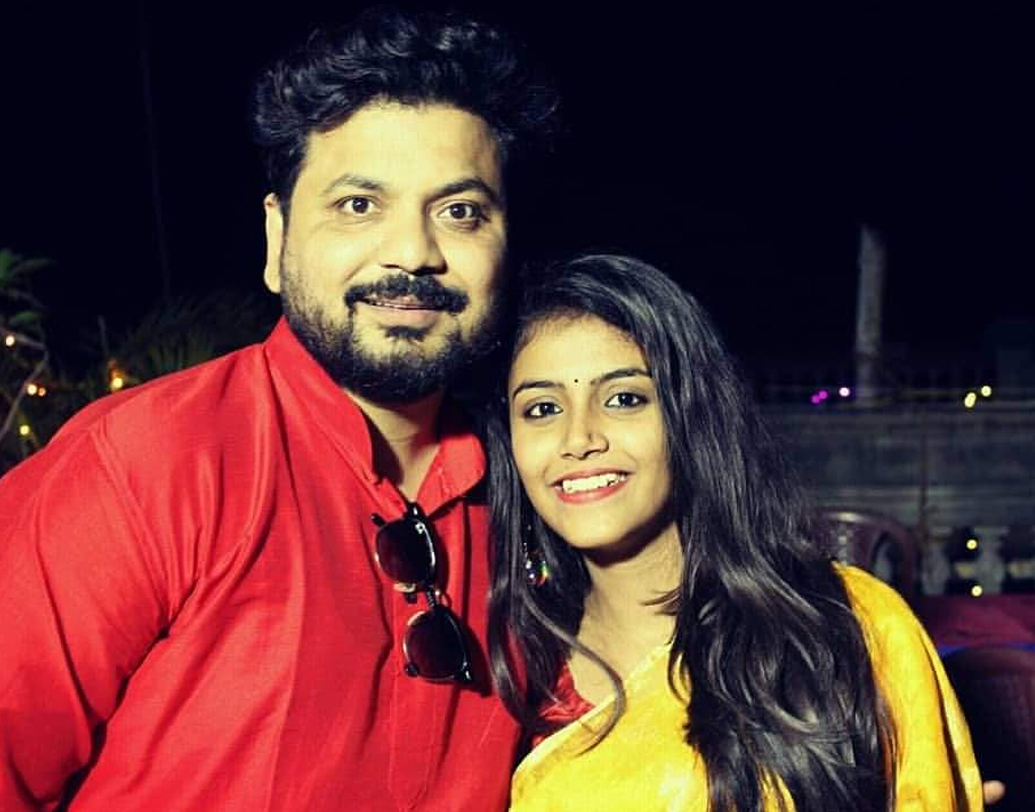 পরিবারের বাইরে অঙ্কিতার প্রথম সঙ্গীতশিক্ষক রাধাপদ পাল। তাঁর কাছে এক বছর ধ্রুপদী সঙ্গীতচর্চা ও অনুশীলন । গত সাত বছর সে রথীজিৎ ভট্টাচার্যের ছাত্রী। সব রকমের গান যাতে সহজে গাইতে পারে, তার জন্য ভোকাল ট্রেনিং চলে রথীজিতের কাছে।