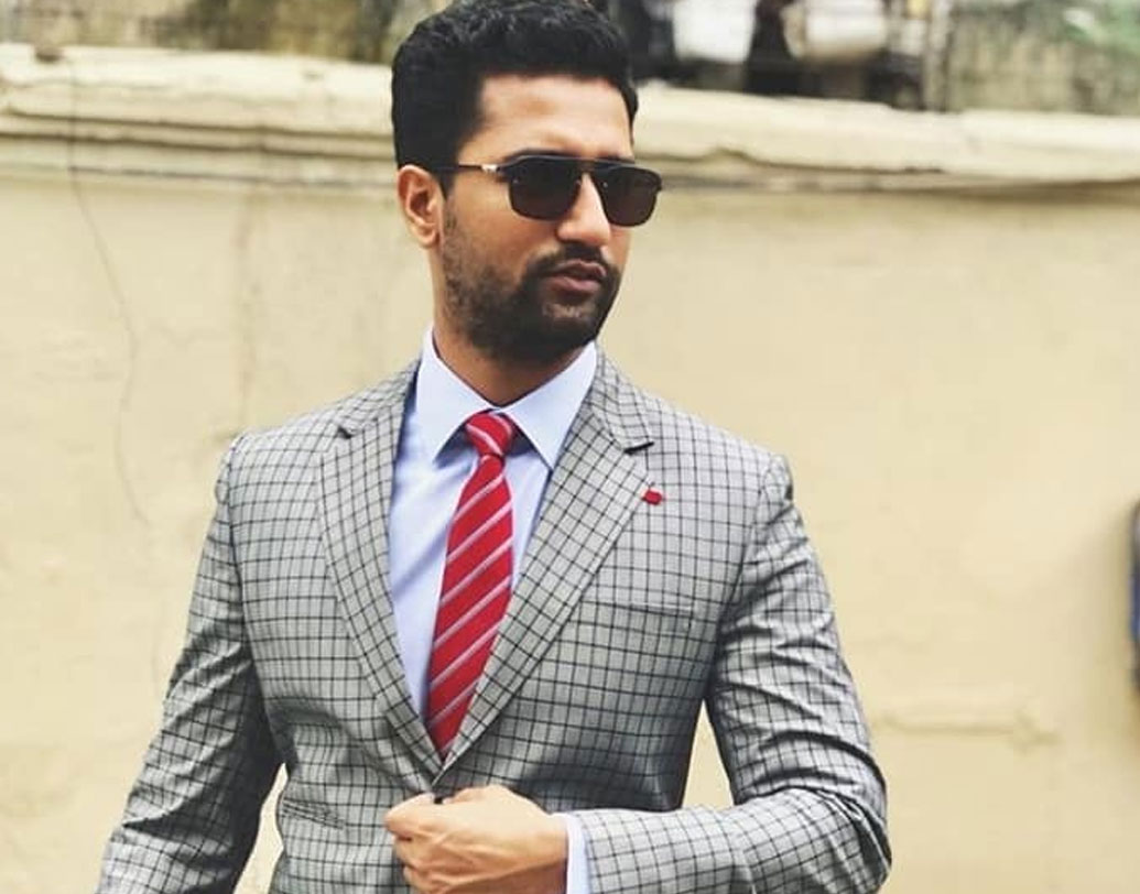 খ্যাতির সঙ্গে হাত ধরে এসেছে যশও। ছবি পিছু ভিকির পারিশ্রমিক এখন আকাশছোঁয়া। সে দিনের চাওলের ছেলে আজ প্রতি ছবিতে অভিনয়ের জন্য পারিশ্রমিক ধার্য করেছেন কয়েক কোটি টাকা।