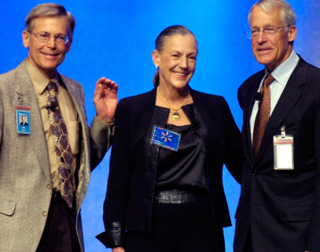 ওয়াল্টন: বিশ্বের ধনীতম পরিবারগুলোর মধ্যে প্রথম স্থানে রয়েছে ওয়াল্টন পরিবার। বিশ্বের বৃহত্তম রিটেলার ওয়ালমার্ট সংস্থা এই পরিবারেরই। এঁদের মোট সম্পত্তির পরিমাণ ১৩ লক্ষ ৫৫ হাজার ২৫৫ কোটি টাকা।