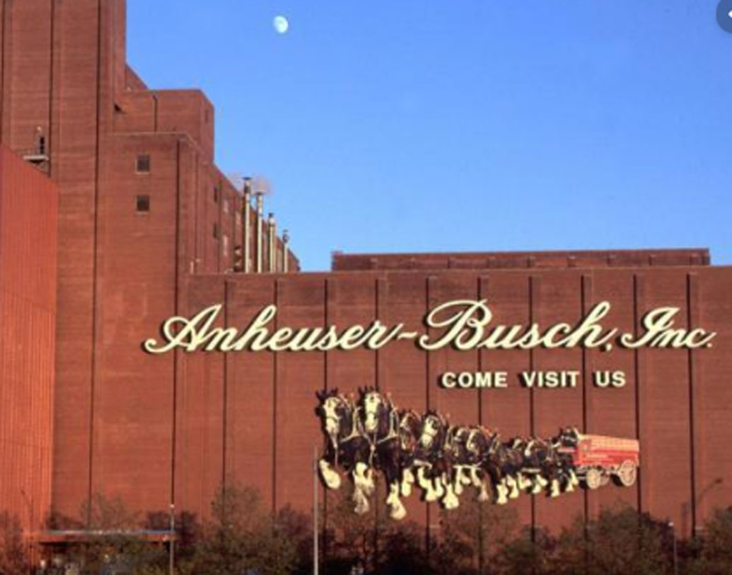 অ্যানহিউসার-বাস্ক: সংস্থাটি যৌথ উদ্যোগে পরিচালনা করে ভ্যান ডম, ডি স্পোয়েলবার্ক, ডি মেভিয়াস পরিবার। এটি একটি বিয়ার প্রস্তুতকারক সংস্থা। এদের মোট সম্পত্তির পরিমাণ ৩ লক্ষ ৭৬ হাজার ৩৪১ কোটি টাকা।