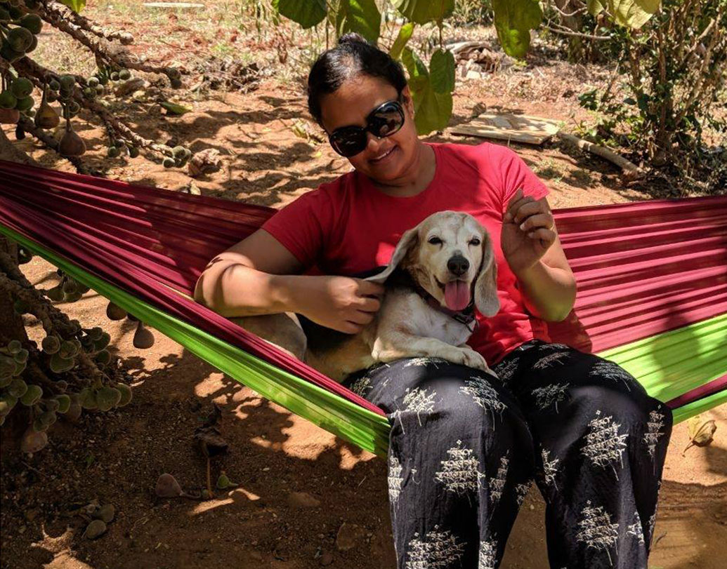 ফোই থেকে কেউ কোনও বিগল দত্তক নিতে চাইলে সেই ‌অভিভাবকের যত্ন ও ধৈর্যের উপর কড়া নজর রাখে তারা। কয়েক মাস ধরে খতিয়ে দেখা হয়, দত্তক নেওয়ার পর বিগলটির মানসিক ও শারীরিক অবস্থা। বিগলকে সামলাতে না পারলে তাকে ফিরিয়ে আনে ফোই। প্রয়োজনে অভিভাবককে প্রশিক্ষিতও করে তোলে তারা।