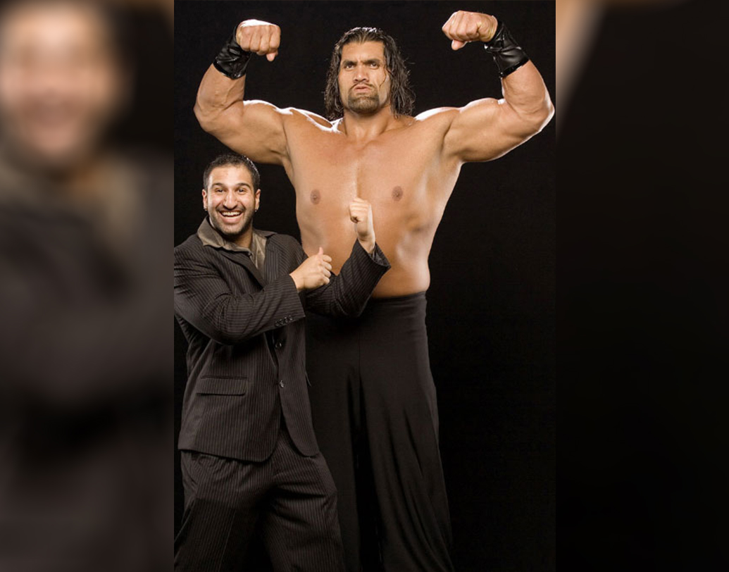 ‘দ্য ম্যান হু বিকেম খালি’— এই বইতে খালি বলেছেন, সাল ১৯৭৯। সে বছরে প্রচুর গরম ছিল। ফলে তাঁর পরিবার ফসলের যে চাষ করেছিল সব শুকিয়ে যায়। পরিবারের হাতে টাকা ছিল না। ফলে স্কুলের ফি-ও দিতে পারেননি। আর ফি দিতে না পারার জন্য স্কুল থেকে বার করে দেওয়া হয়েছিল তাঁকে।